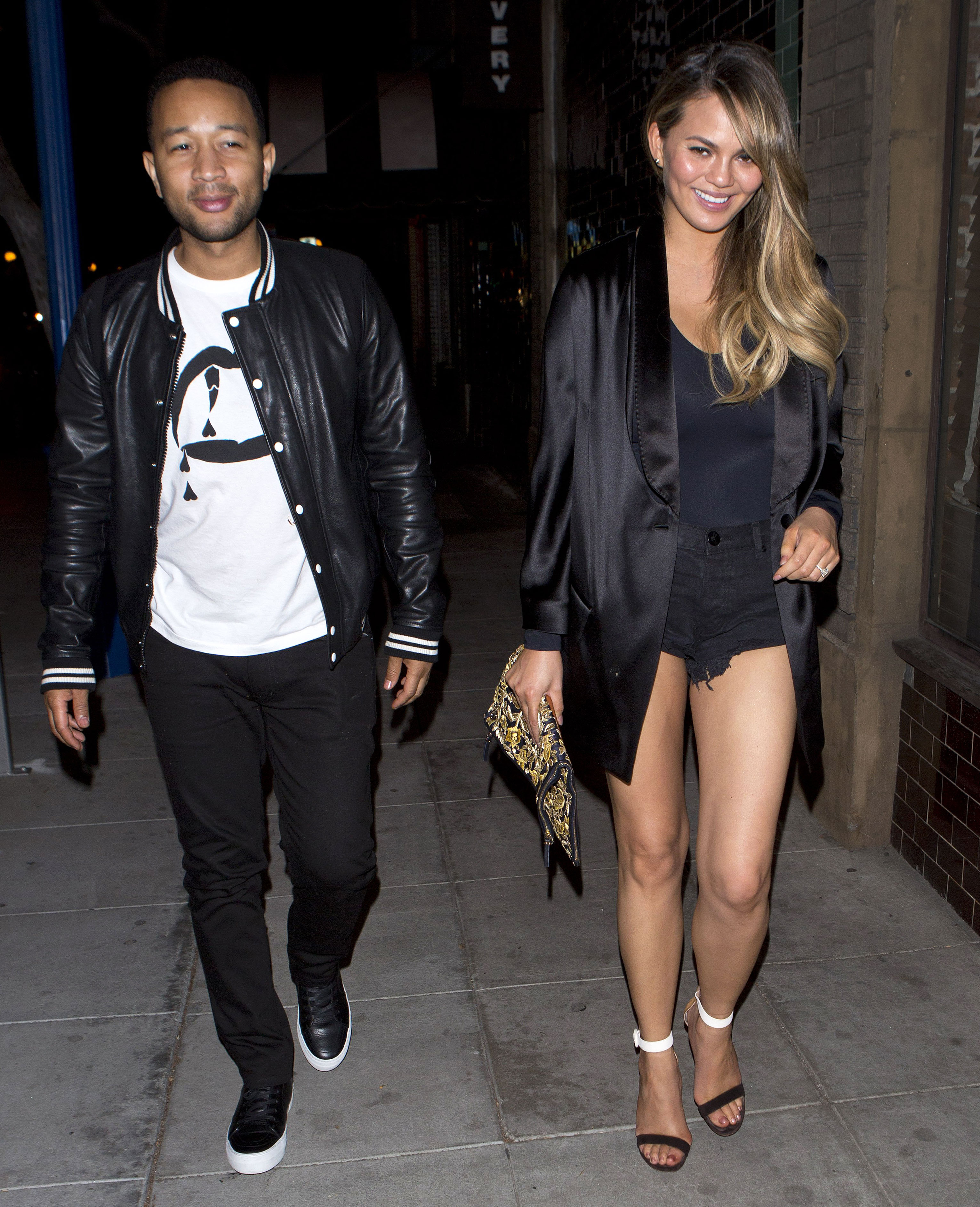 Chrissy teigen 12d7af17 f5db 4859 8219 8421e019500d