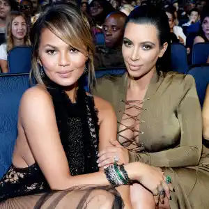 Chrissy Teigen Kim Kardashian