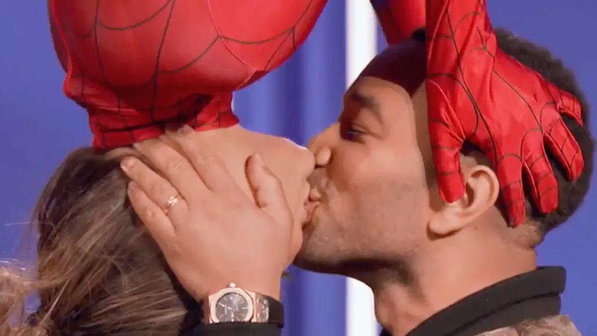 Chrissyandjohnkiss f9d931a8 3335 4918 bdd4 aa7d671b4197