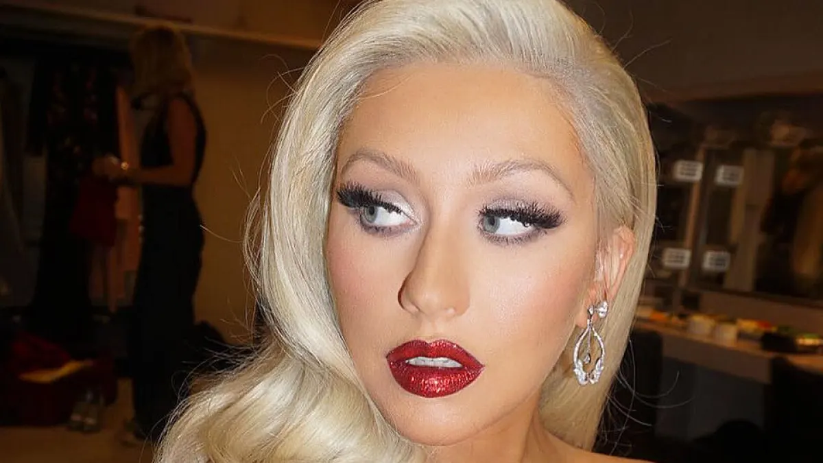 Christina a 9f80ec1b 2cd9 4e77 9b21 3dd5b65bf414