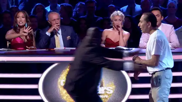 Dancing with the stars 443b5d32 0869 4a14 a078 351f1002ac06