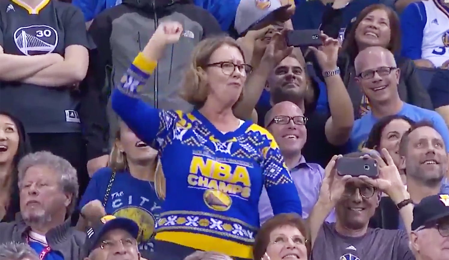 Dancing woman 7c96d374 e5e4 41ca b0f0 46856f11d172