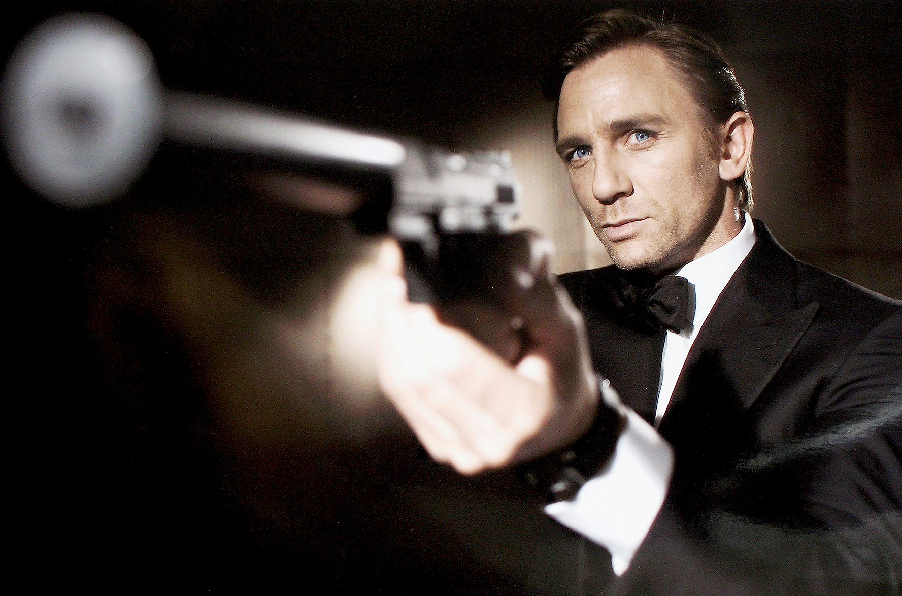 Daniel Craig poses as James Bond.