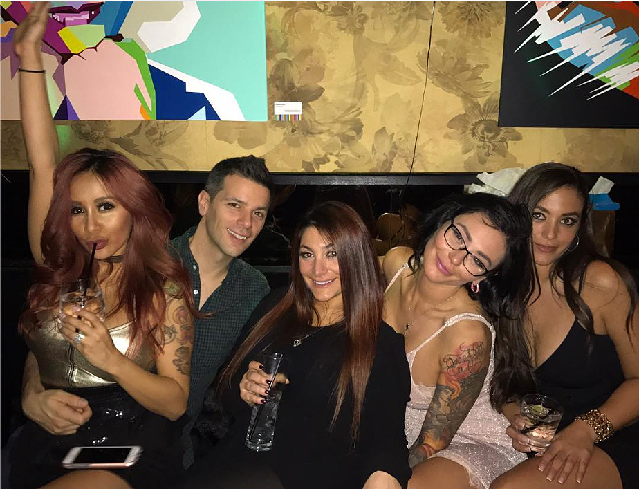 Deenanicole 106cdd88 1f0a 4fb5 a653 ecc2245dcb6c