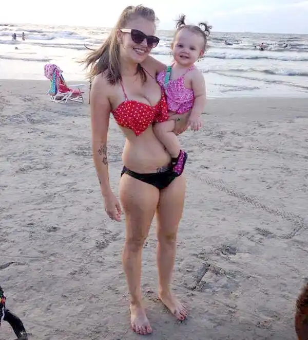 Dejah Hall and her daughter