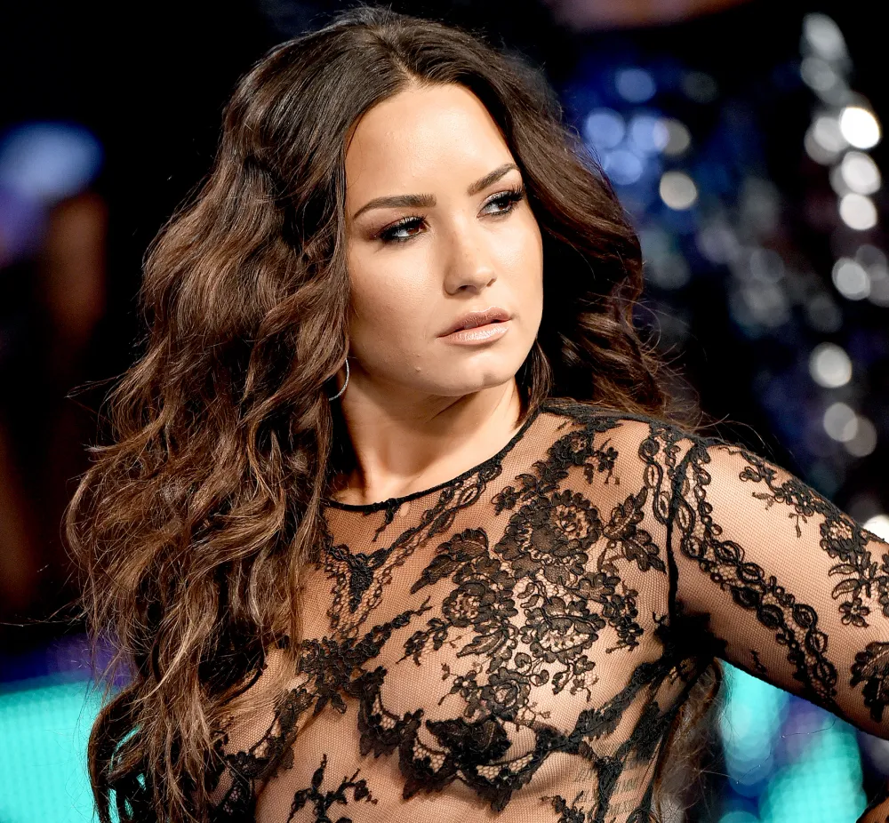 Demi Lovato attends the 2017 MTV Video Music Awards at The Forum on August 27, 2017 in Inglewood, California.