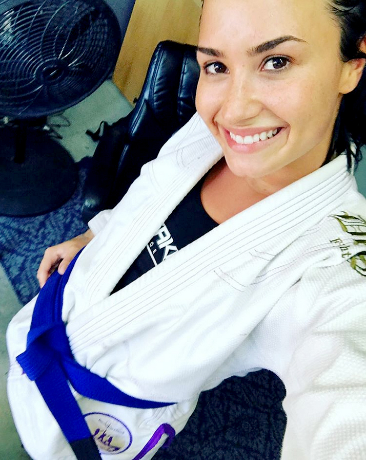 Demi lovato jitsu 285b4762 2db7 401d ab63 293863c924bb