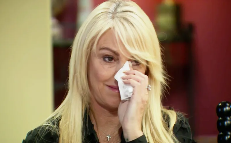 Dina lohan 7f8bf010 2108 407d 9e71 6a9f78a93f78