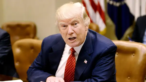 Donald trump zoom 1f72c2b1 435d 4cf2 b7b1 c96d15fdec91