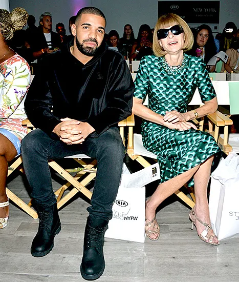 Drake and Anna Wintour - NYFW (posing)