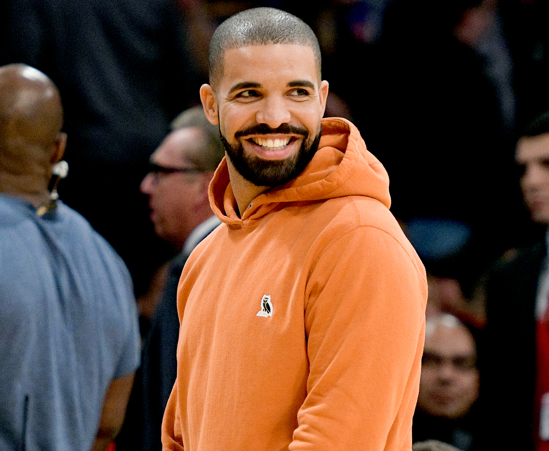 Drake attends a basketball game between the Golden State Warriors and the Los Angeles Lakers at Staples Center on November 4, 2016 in Los Angeles, California.