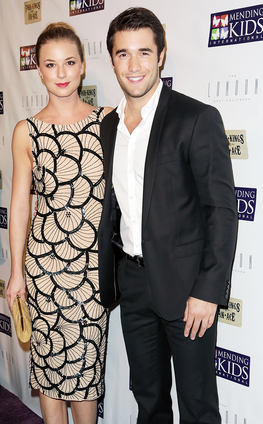 Emily VanCamp Josh Bowman