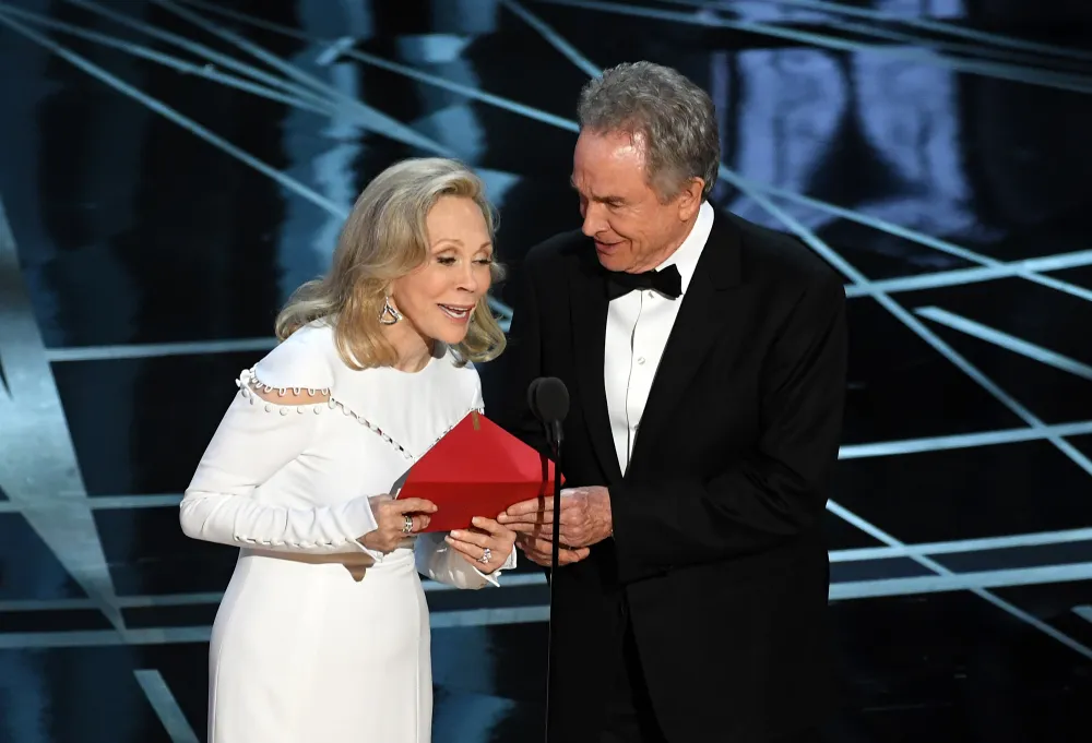 Faye Dunaway and Warren Beatty
