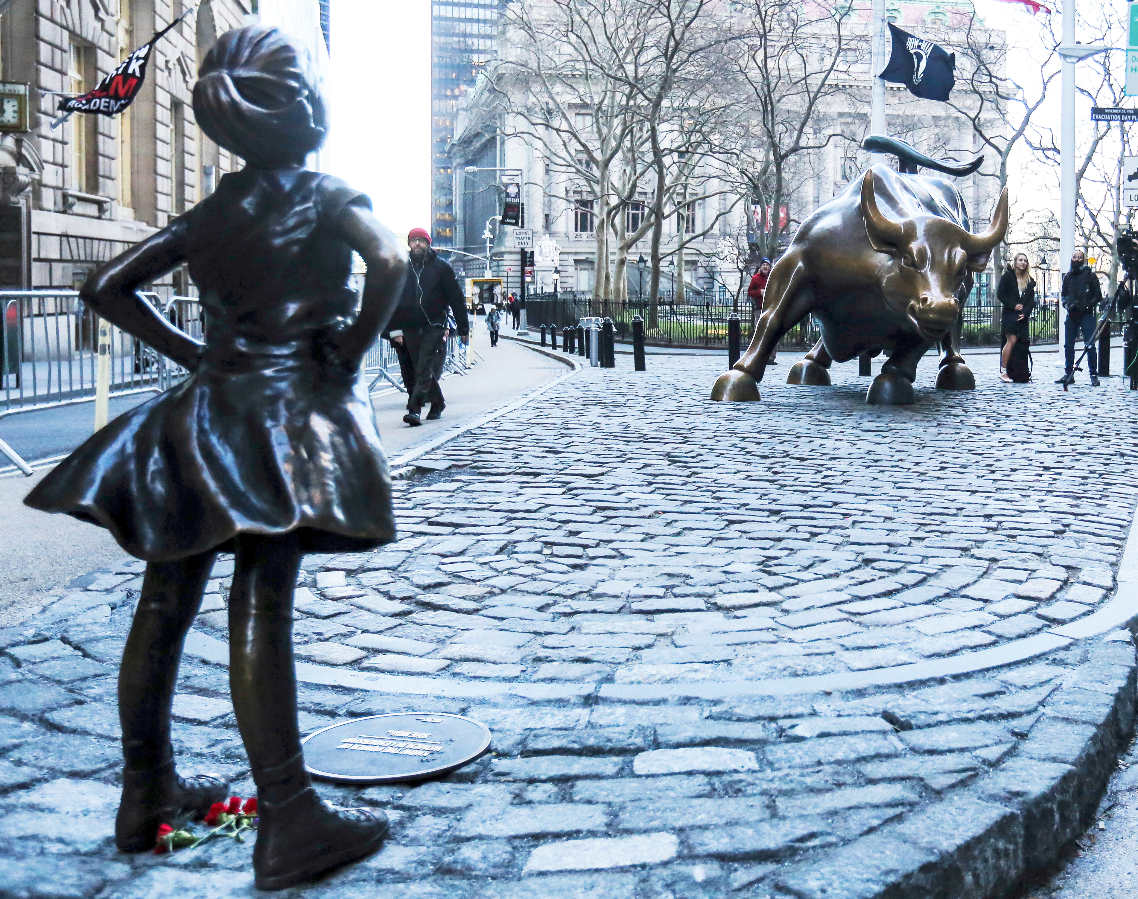 Fearless girl statue a49a050d 9b75 4460 81eb 5223e65137ea