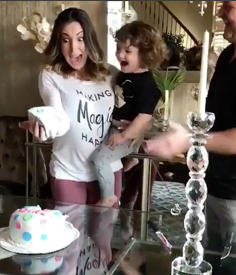 Gender reveal 0a021435 8940 4f07 886d 2790f05d4294