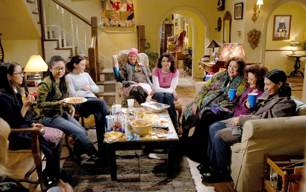 Keiko Agena as Lane, Susane Lee as Kyon, Alexis Bledel as Rory, Melissa McCarthy as Sookie, Lauren Graham as Lorelai, Liz Torres as Miss Patty, Kelly Bishop as Emily and Rose Abdoo as Gypsy on 'Gilmore Girls.'