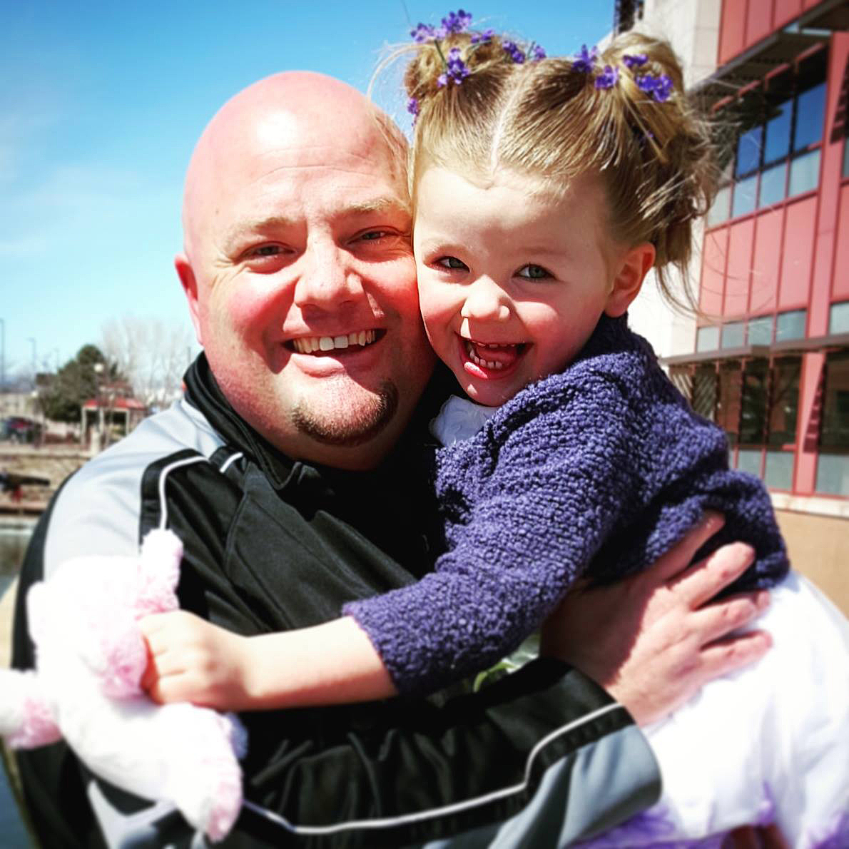 Greg Wickherst Izzy Christmas hairstyles