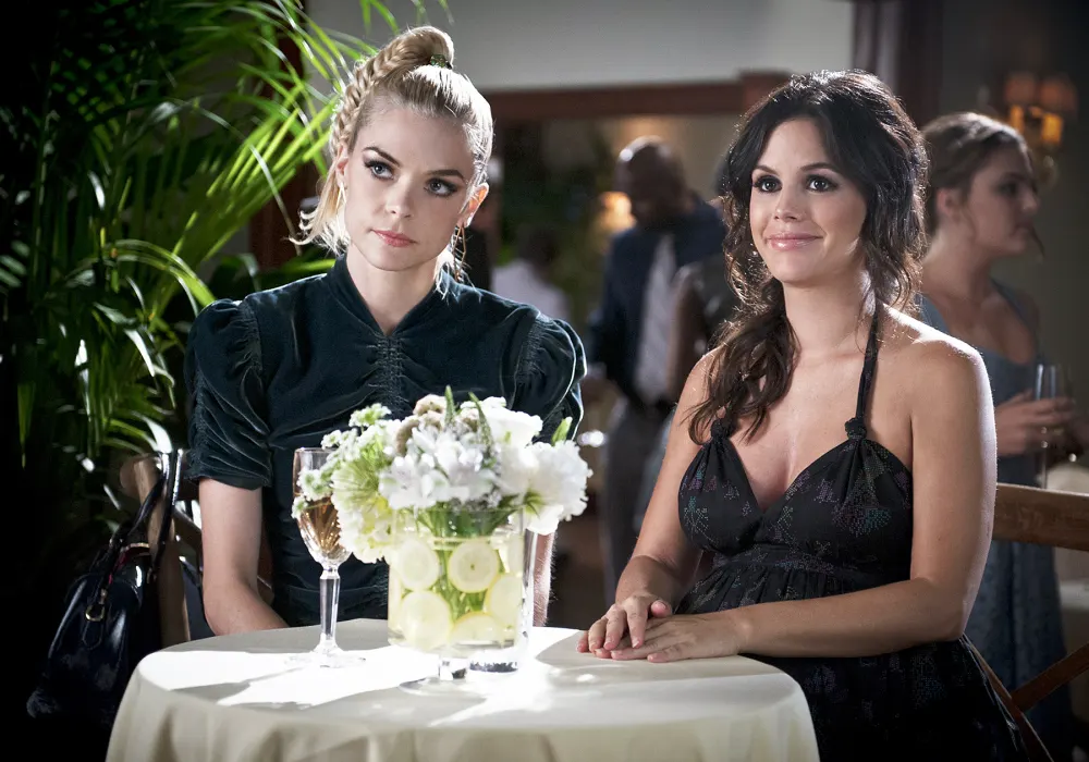 Jaime King Rachel Bilson Hart of Dixie