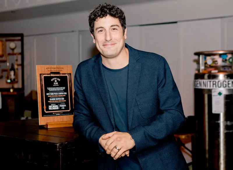 Jason Biggs hosts Dewar's Scotch Egg Club
