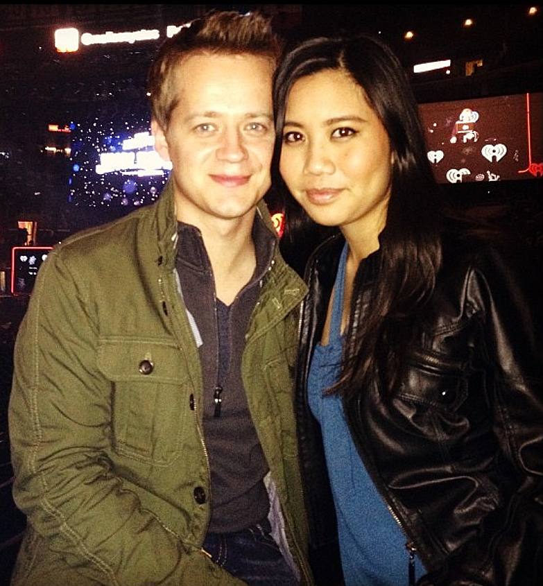 ‘Hannah Montana’ Alum Jason Earles marries Katie Drysen.