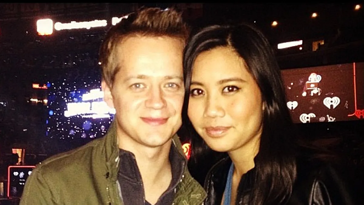‘Hannah Montana’ Alum Jason Earles marries Katie Drysen.