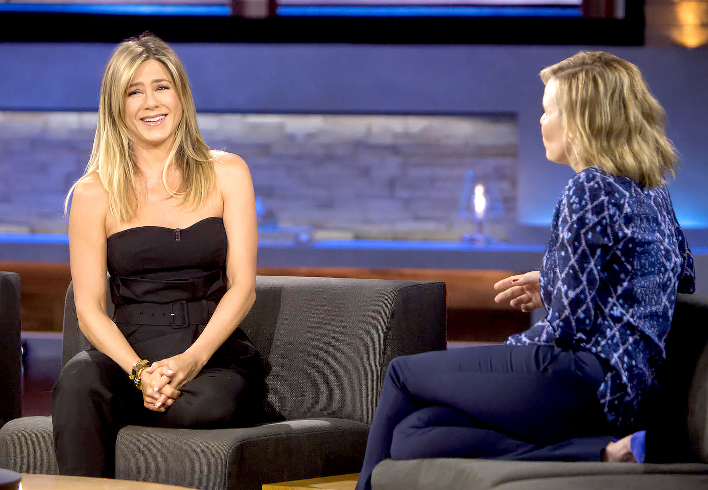 Jen aniston on chelsea lately zoom cb7b3c0d 9732 4231 afa9 35e6c99a60c1