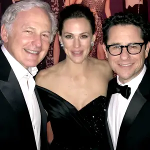 Jennifer garner victor garber jj abrams 21f61236 5101 4066 b059 92d03f3129e9