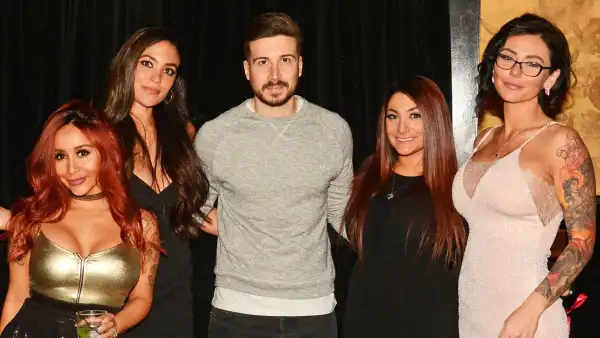 Jersey shore girls vinny a4f58c4e 11bc 439e a0e3 c27f0803010f