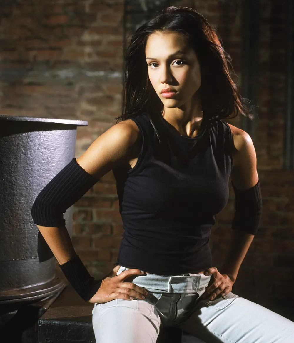 Jessica Alba in Dark Angel