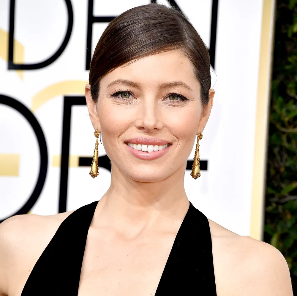Jessica Biel arrives at the 74th Annual Golden Globe Awards at The Beverly Hilton Hotel on January 8, 2017 in Beverly Hills, California.