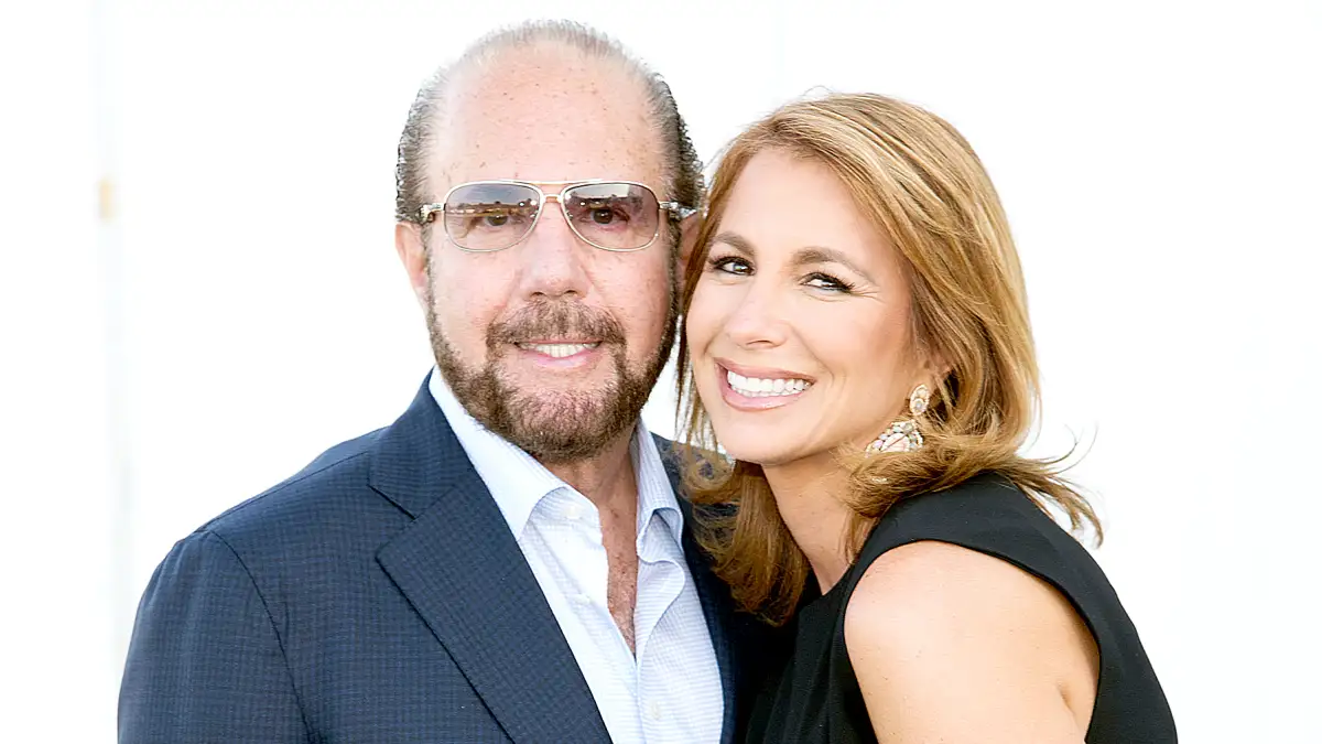 Bobby Zarin and Jill Zarin attend the Samuel Waxman Cancer Research Foundation 11th Annual A Hamptons Happening on July 11, 2015 in Southampton, New York.
