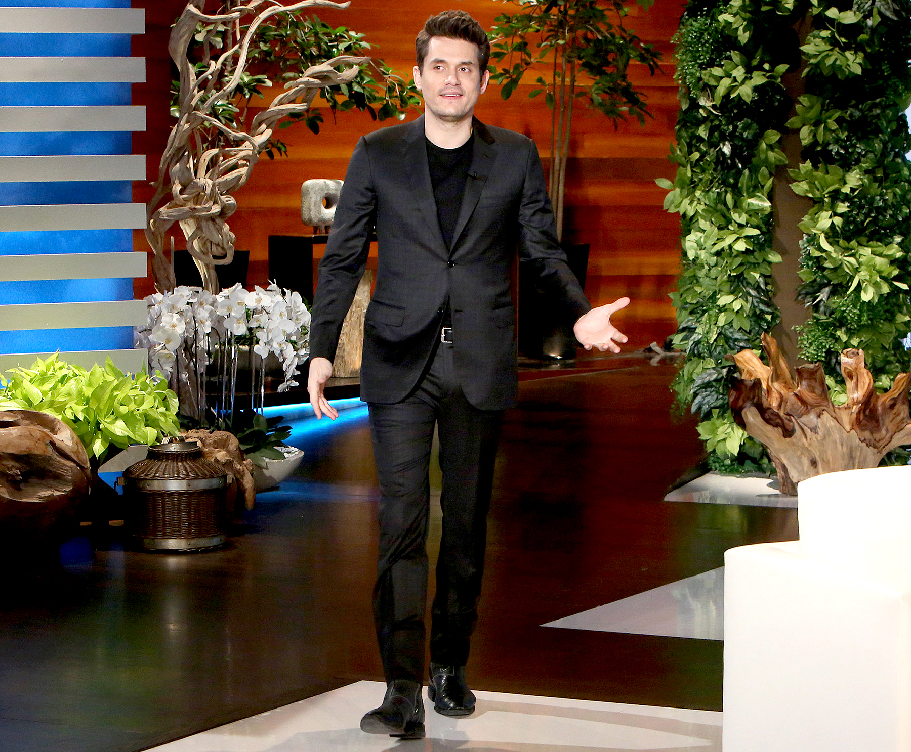 John mayer zoom bd38d561 22ab 4a72 b07f 4581f48e4869