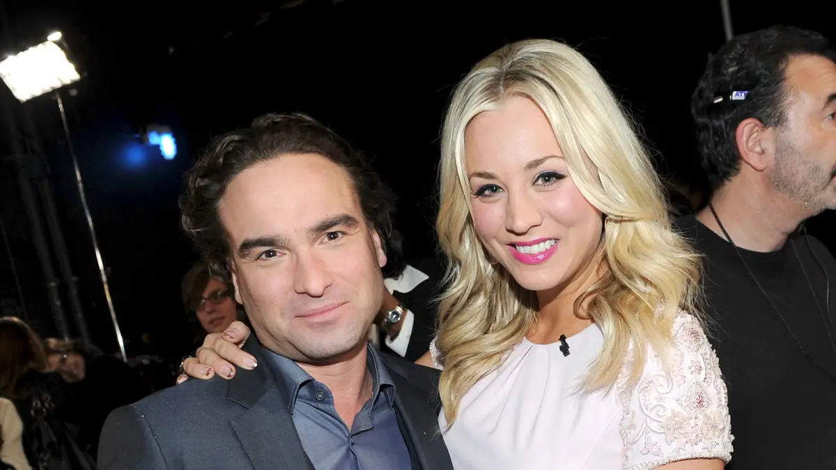 Kaley Cuoco & Jonny Galecki