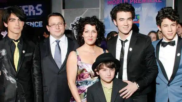 Jonas Family
