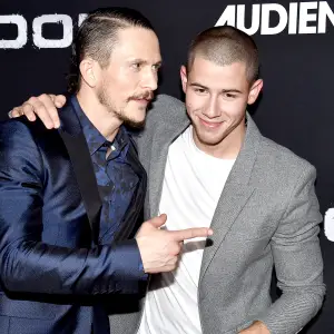 Jonathan tucker nick jonas 5237271c 2a3b 48b4 b9fc fbf6633ff68b