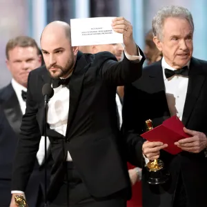 Jordan horowitz on stage zoom 44f3b91b d35d 4ac3 9cb5 574fdc28ef7a