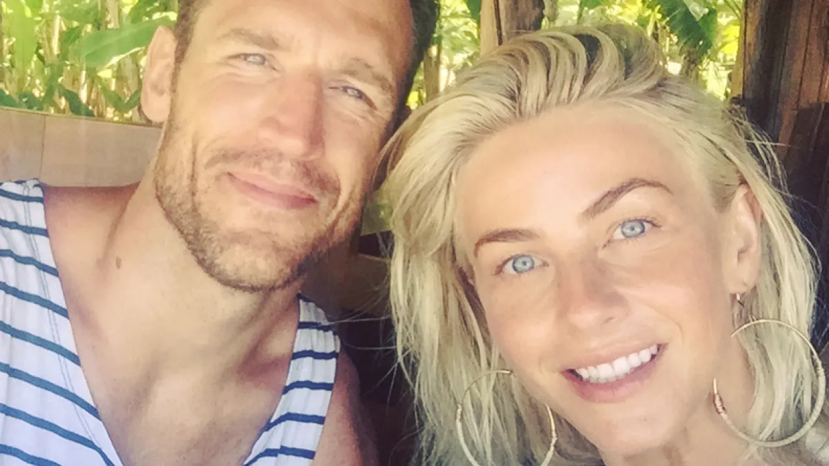 Julianne hough brooks 55933d9d c62c 4da6 a331 19483d8f9970