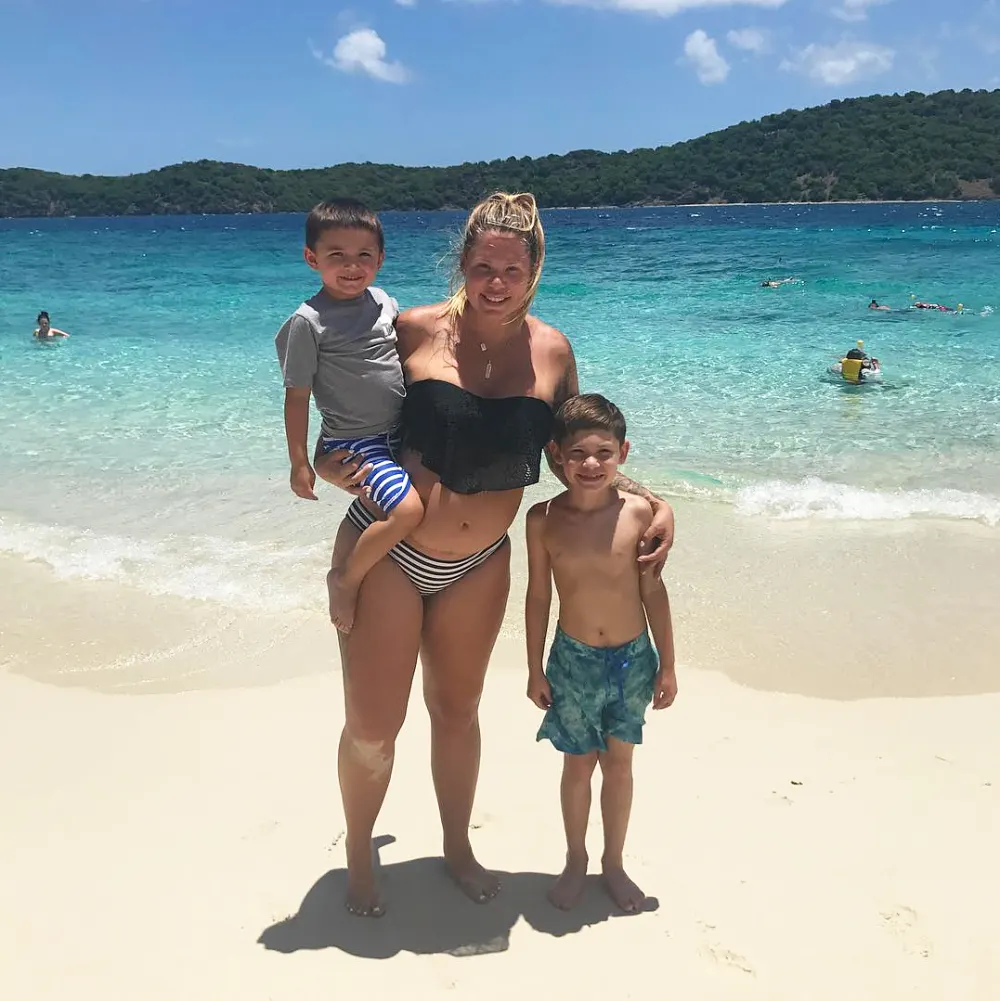 Kailyn Lowry bikini kids
