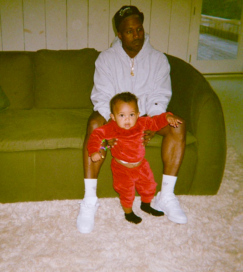 Kanye saint zoom 237f445c 52cc 48d1 950b fa959c6b7bec