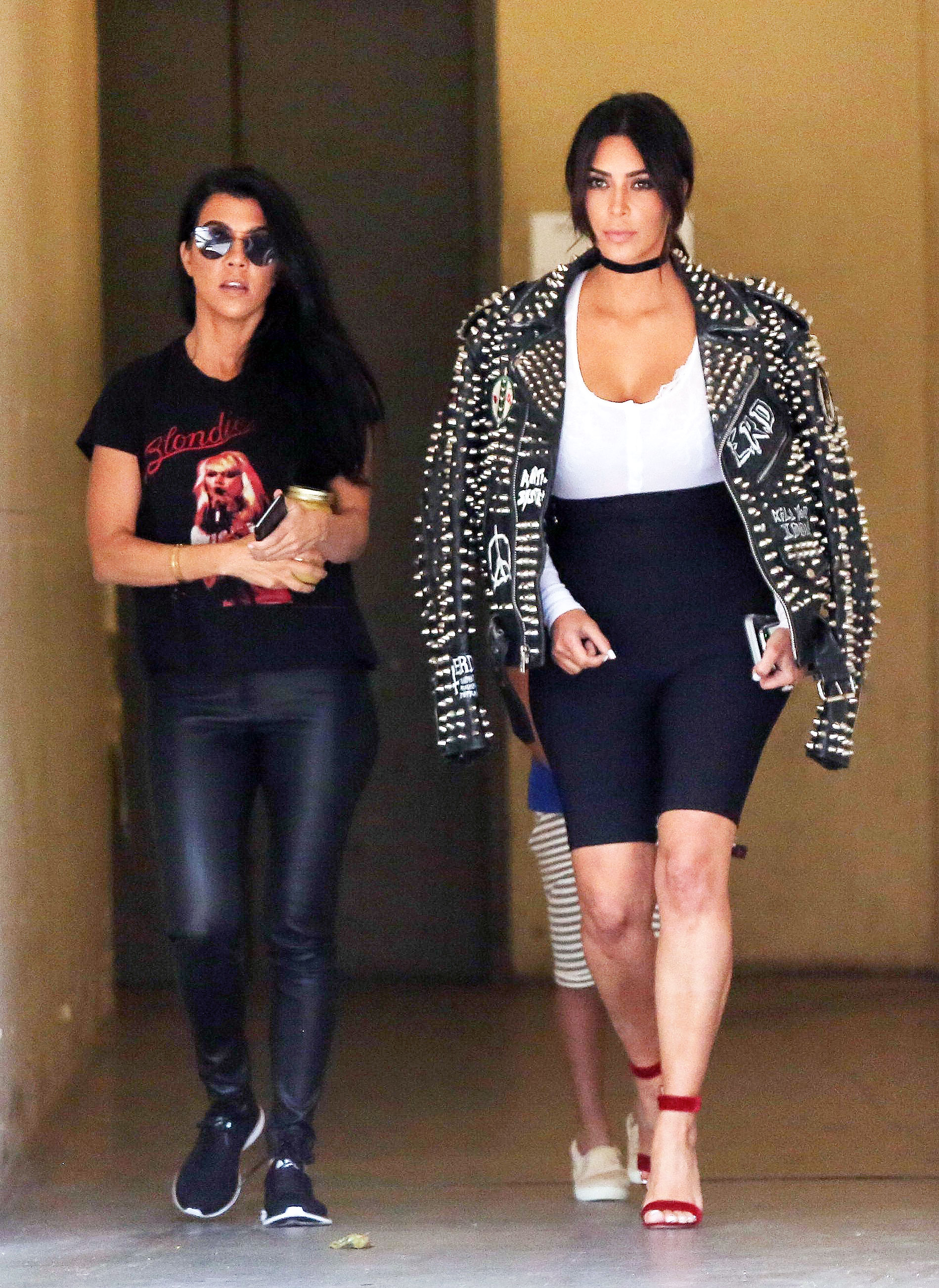 Kardashian d1065d35 cfd8 43c6 9622 1807de018d4e