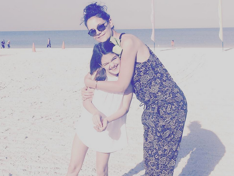 Katie holmes suri zoom 9187c000 e720 41fe b002 110ed48b7798