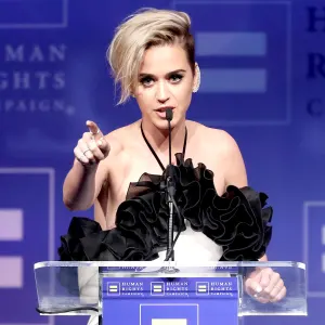 Katy perry zoom 3c7aa55e 2cae 4233 bda9 cbc74da5e57b