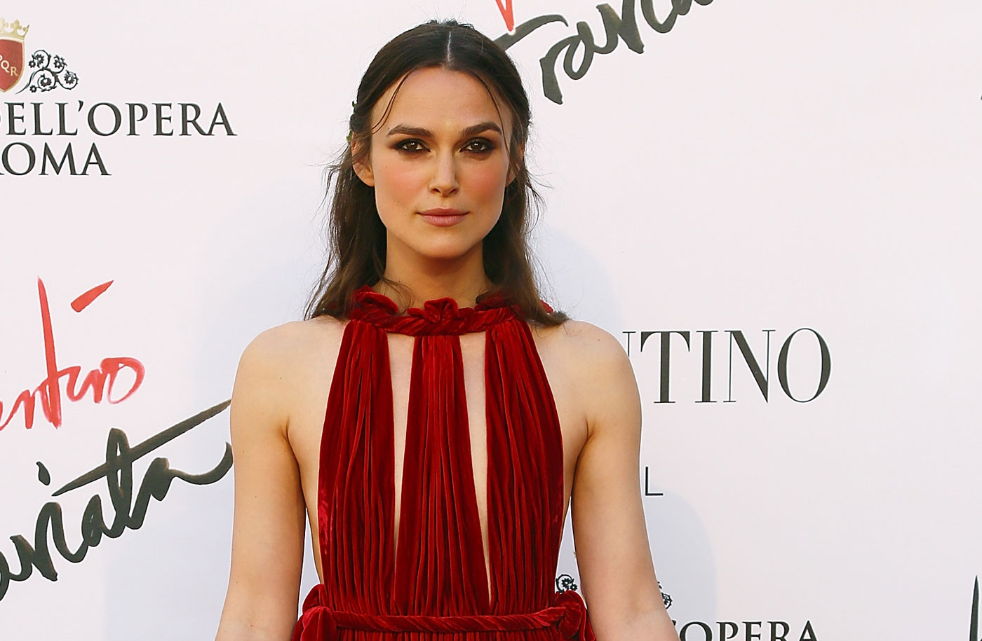 Keira Knightley has been criticized by a former director for having a crazy entourage