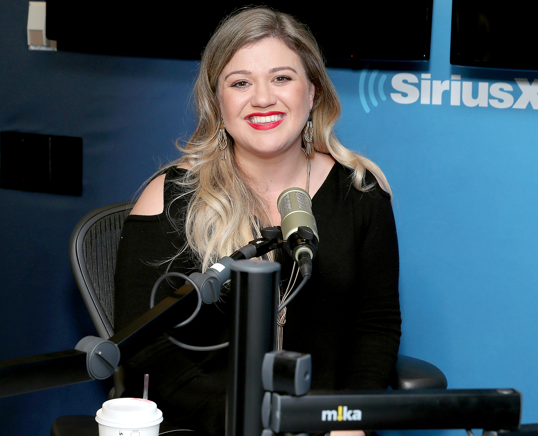 Kelly Clarkson is a guest on "The Hoda Show" on Today Show Radio at SiriusXM Studios on October 5, 2016 in New York City.