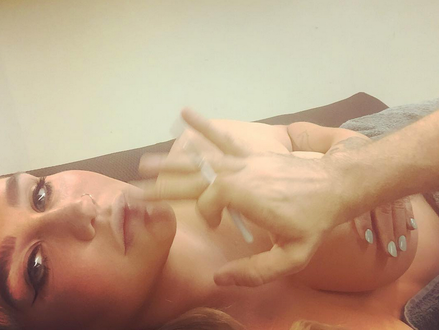 Kesha zoom 4e67793d c4ae 433d 87b8 d85b3cb16afa