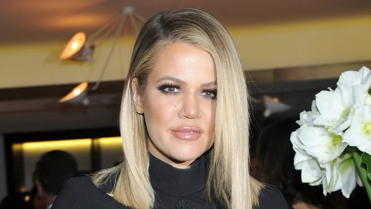Khloe Kardashian is trying to lift brother Rob Kardashian's spirits
