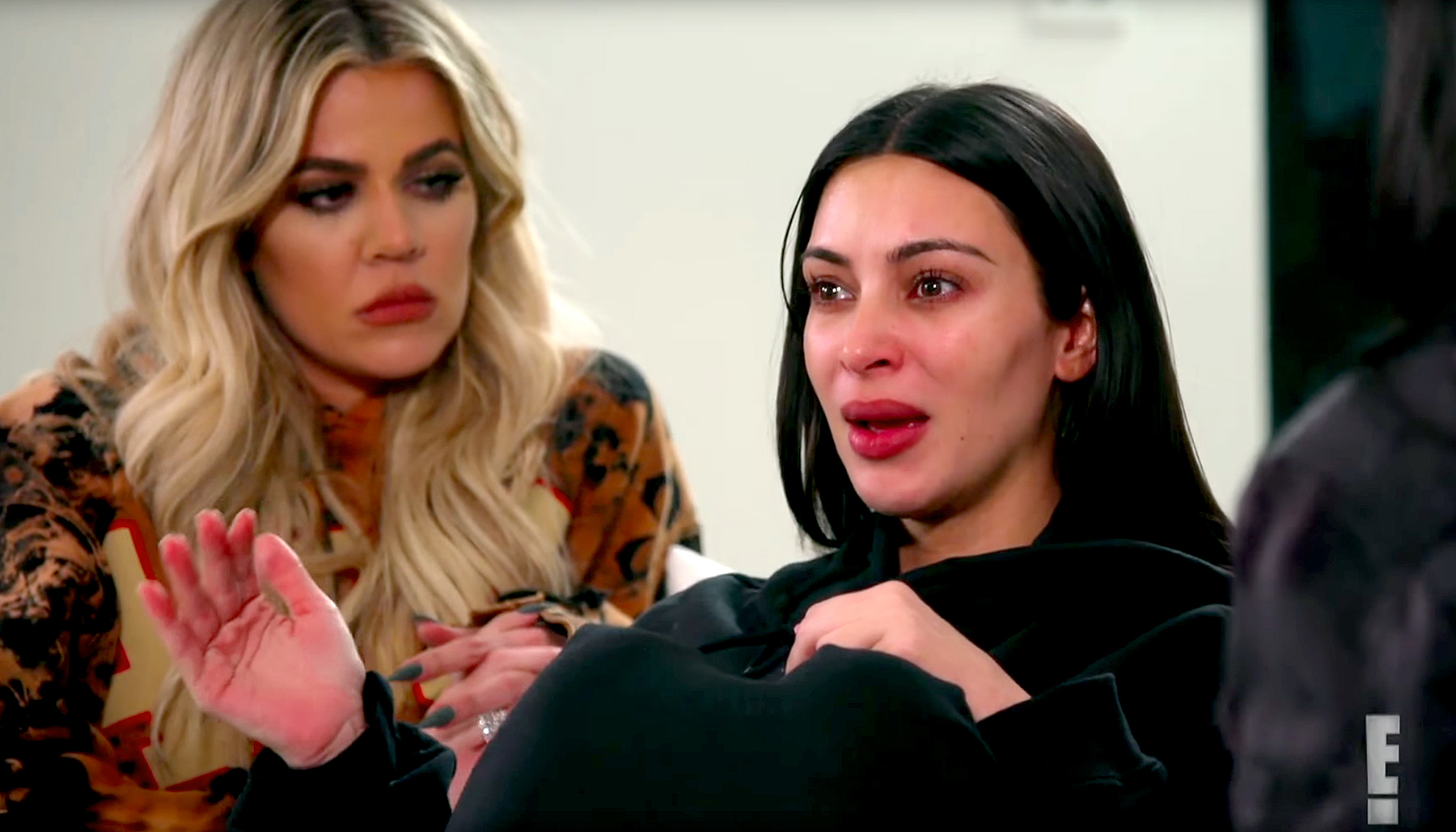 Kim kardashian khloe zoom da9a7f9b 6f94 4e09 b679 4abb1c216f17