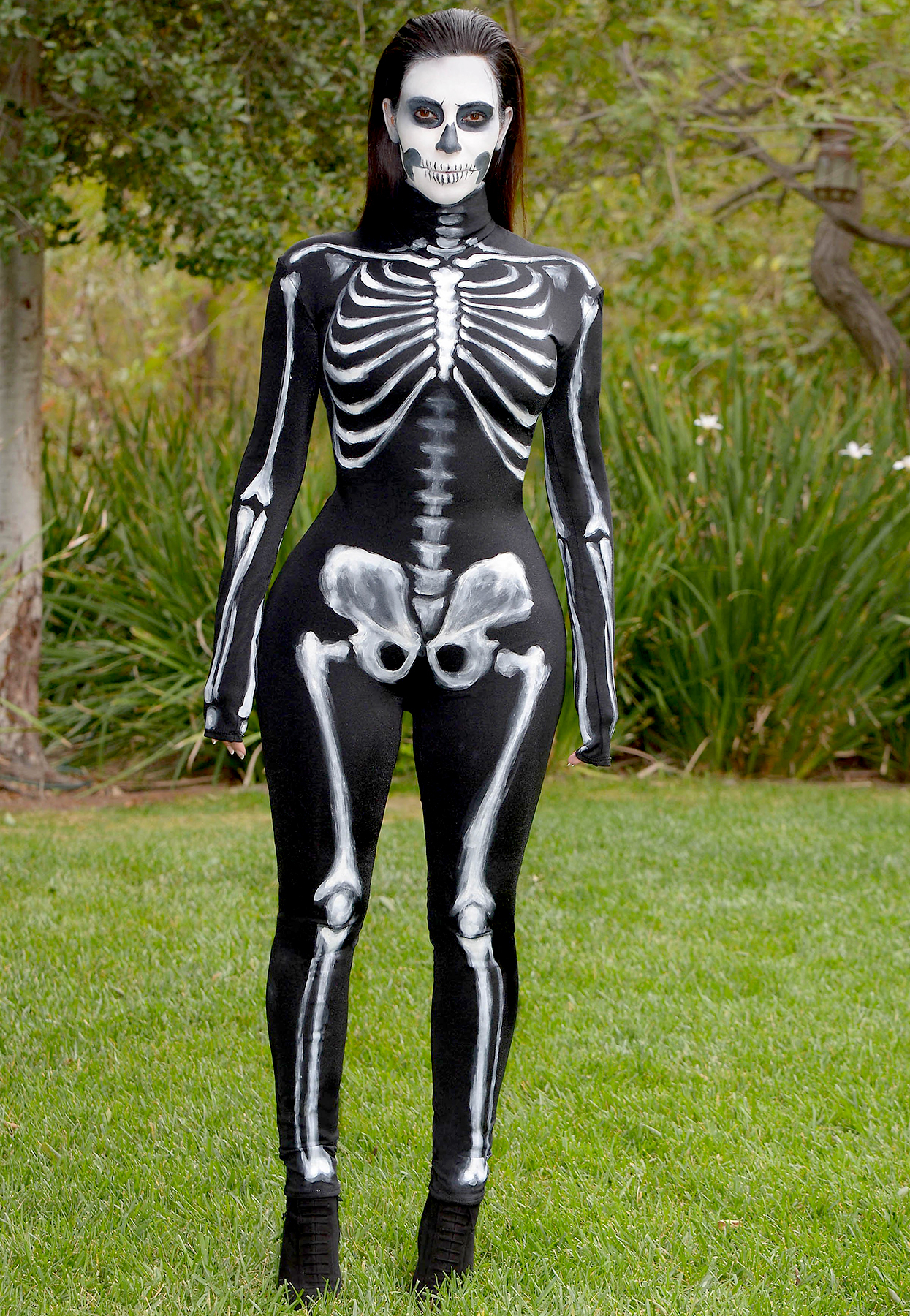 Kim kardashian skeleton zoom 2e990f25 50f0 4e58 8554 0afd695eb684