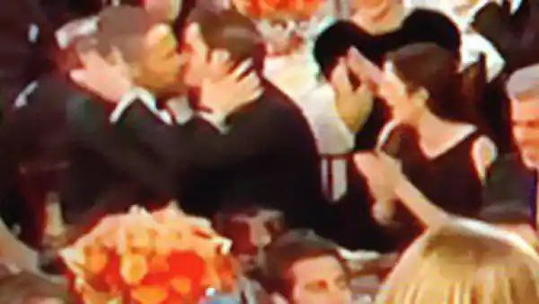 Kiss a6bb278c 603f 484b b3c9 97cef8d3af65