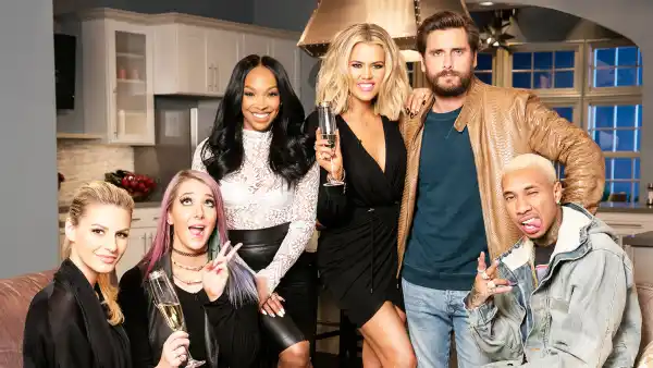 Kocktails khloe zoom b9f4288c 2532 481c 8fee 8549d8b990e7